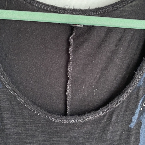 Rock & Republic 1x women’s tee shirt. Cool tee! - Picture 4 of 6